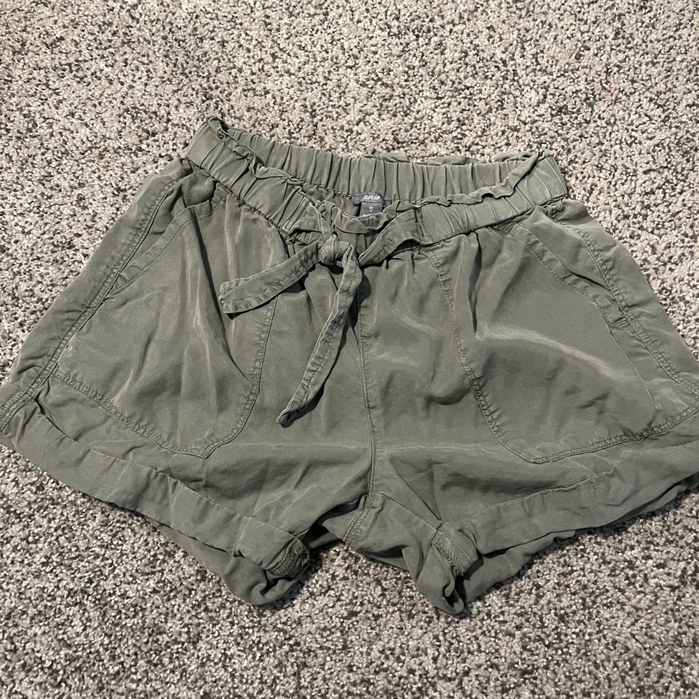 Aerie green shorts